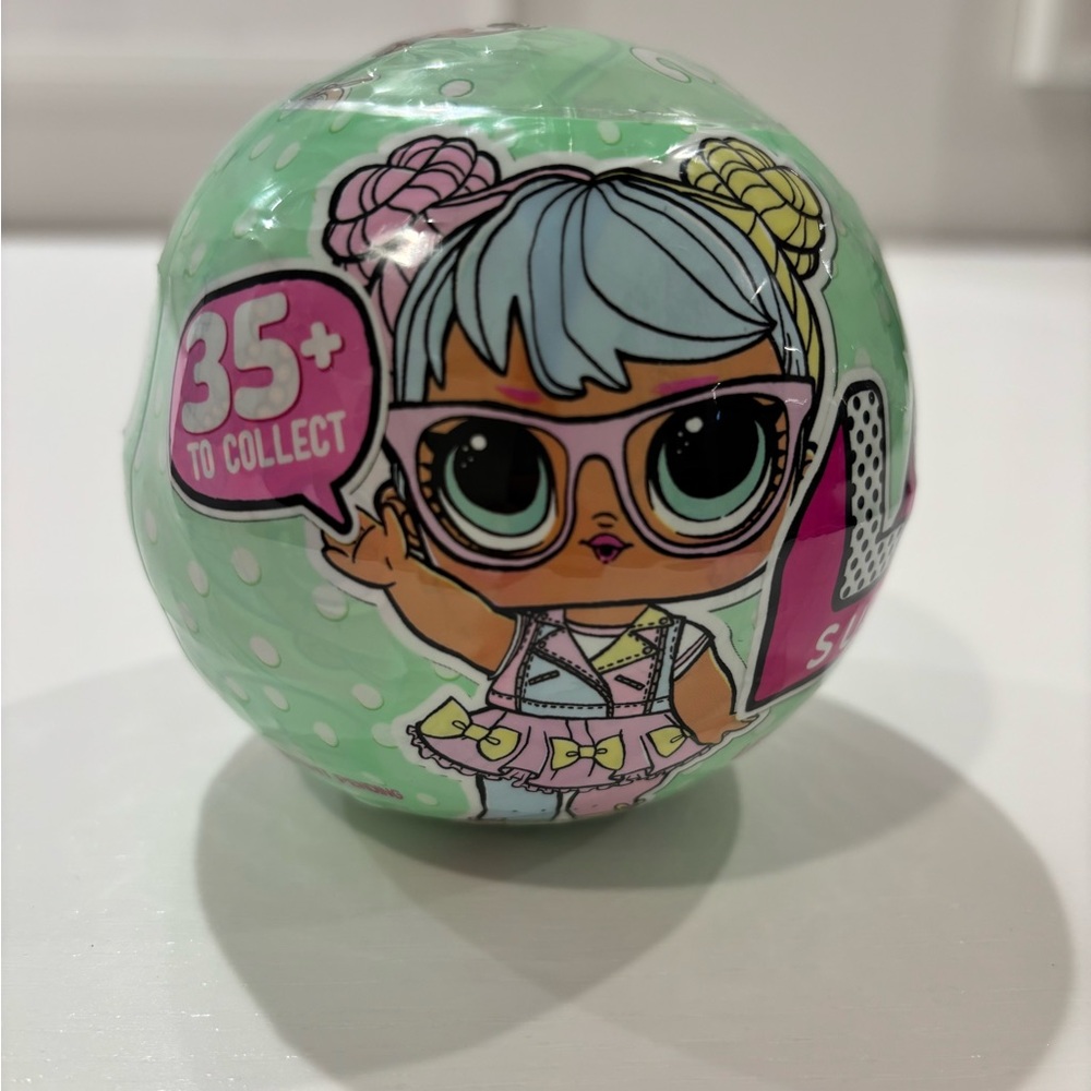 LOL Surprise GOLD Ball- Splash Queen!